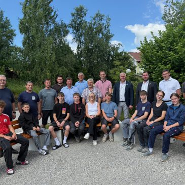 Parkbank für die Gemeinde von den Schülern der PTS Zwettl