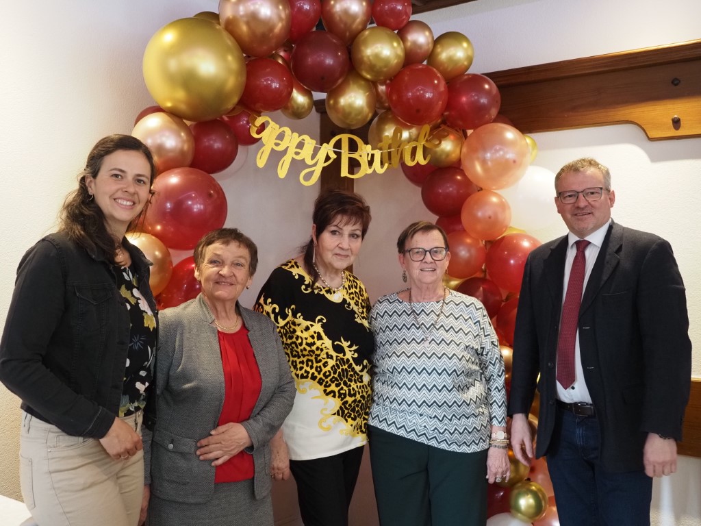 Frau Gertraud Hackl aus Kottes feierte ihren 80er